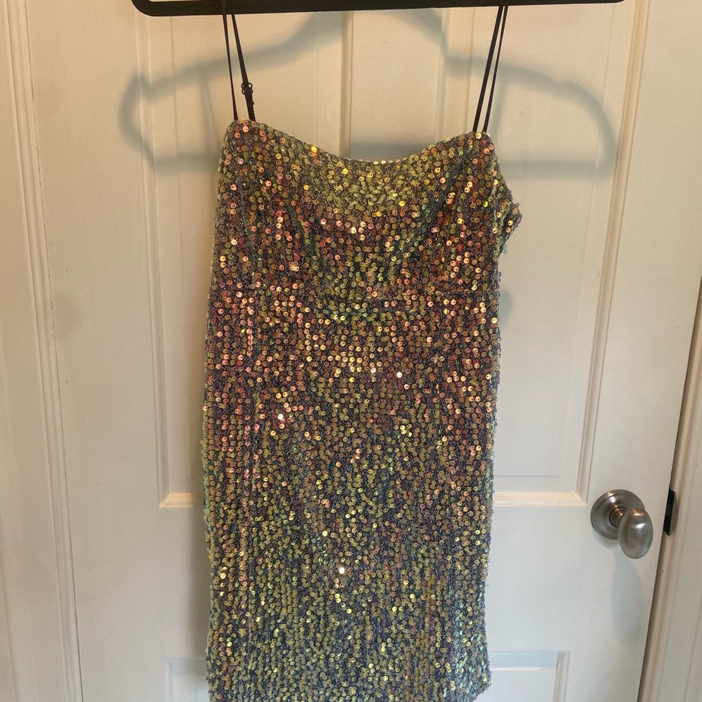 Urban Outfitters Kylie Silver Sequin Mini Bodycon - Picture 2 of 3